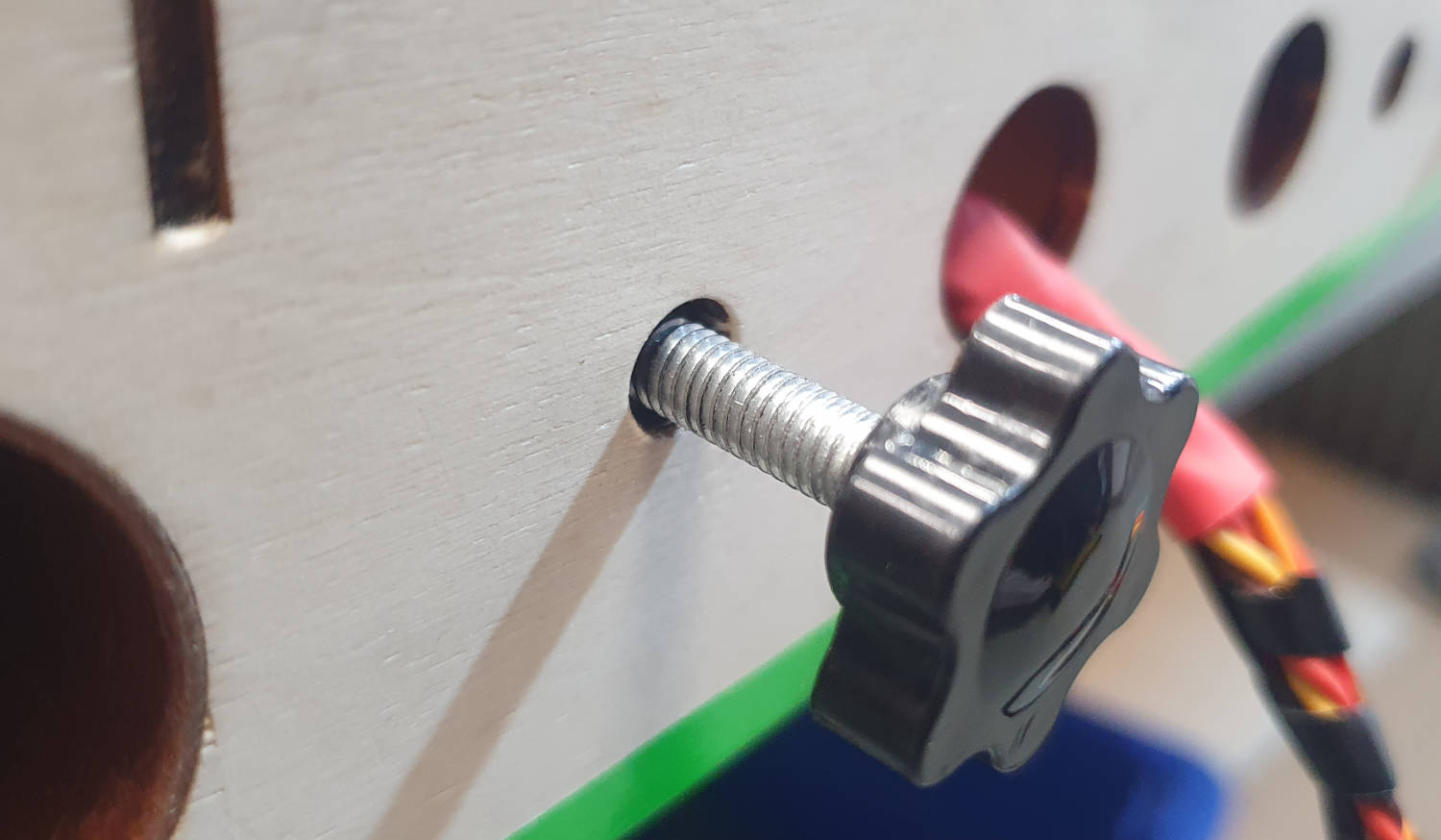 Stoppmutternhalter - M6 - Produkt - Alternative zur Einschlagmutter - RC - Modellbau